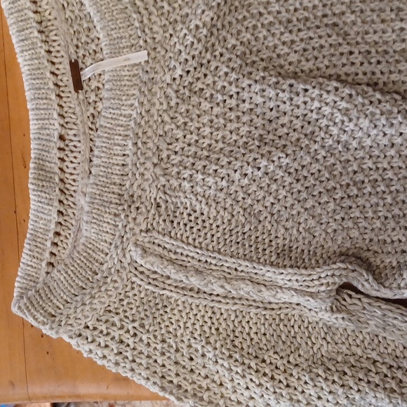 EUC. Free People. Beige. Loose knit. Slouchy. Sz - Sm - Picture 4 of 16